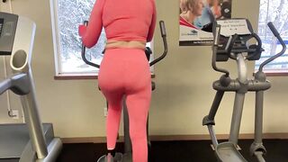 Tess Big Booty In Gym On Elliptical