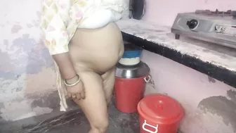 Poor House Wife Hardcore Fuck With Her Husband At Kitchen