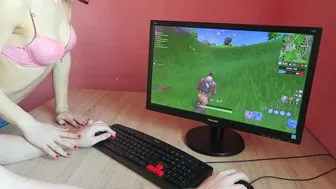 Russian Teen Stepsister Offers Anal Instead Of Fortnite