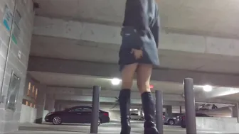 Blonde Amateur Girl Masturbating In Public On Webcam