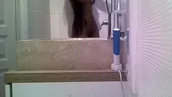 Indian Stepdaughter Spied In The Shower